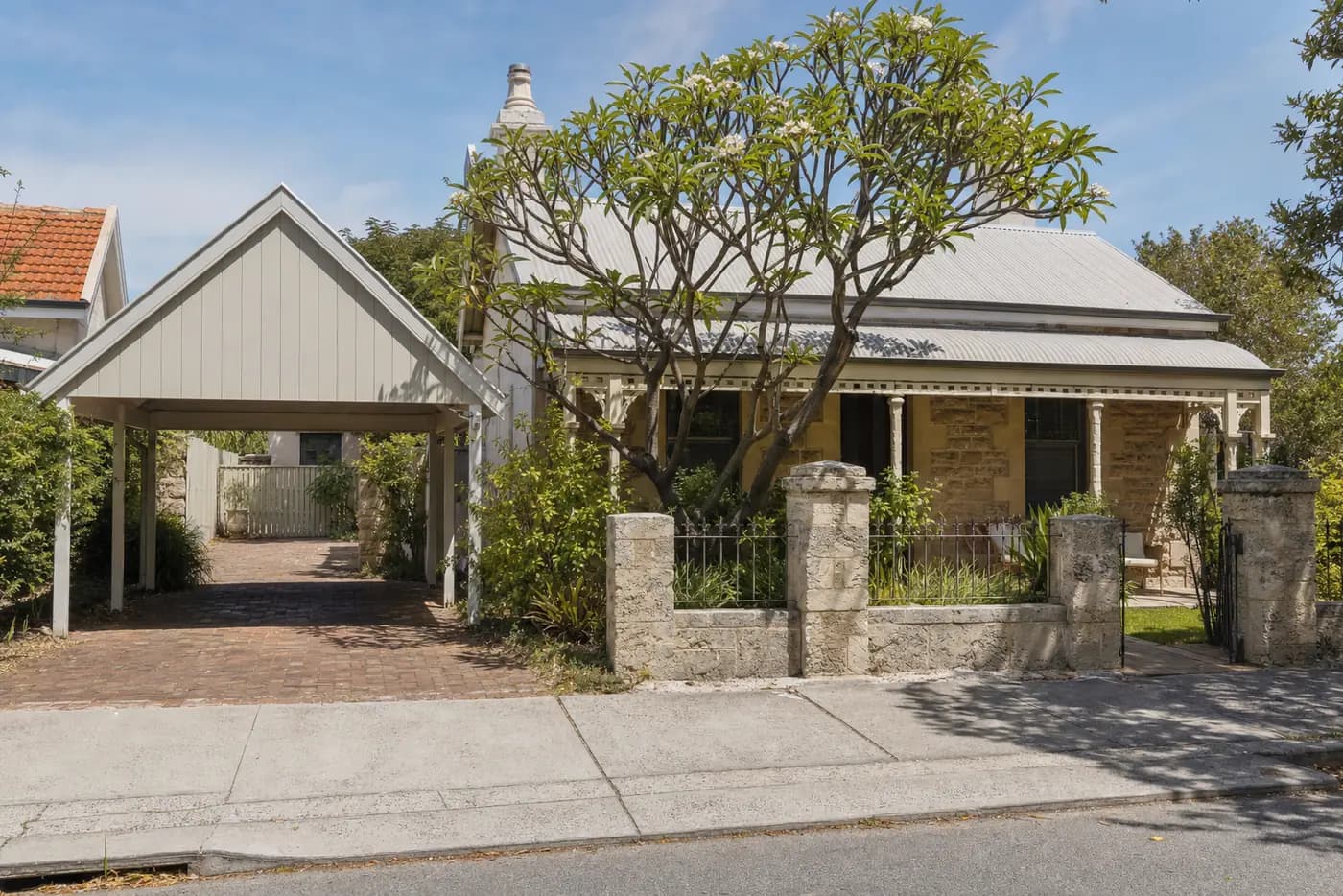 Carport built in Fremantle, WA, Colorbond steel structure